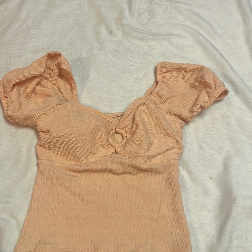 Women’s extra peach color shirt